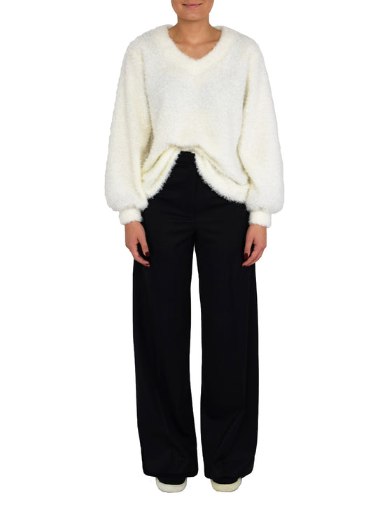 LOOSE FIT V-NECKED SWEATER FLUFFY KNITS