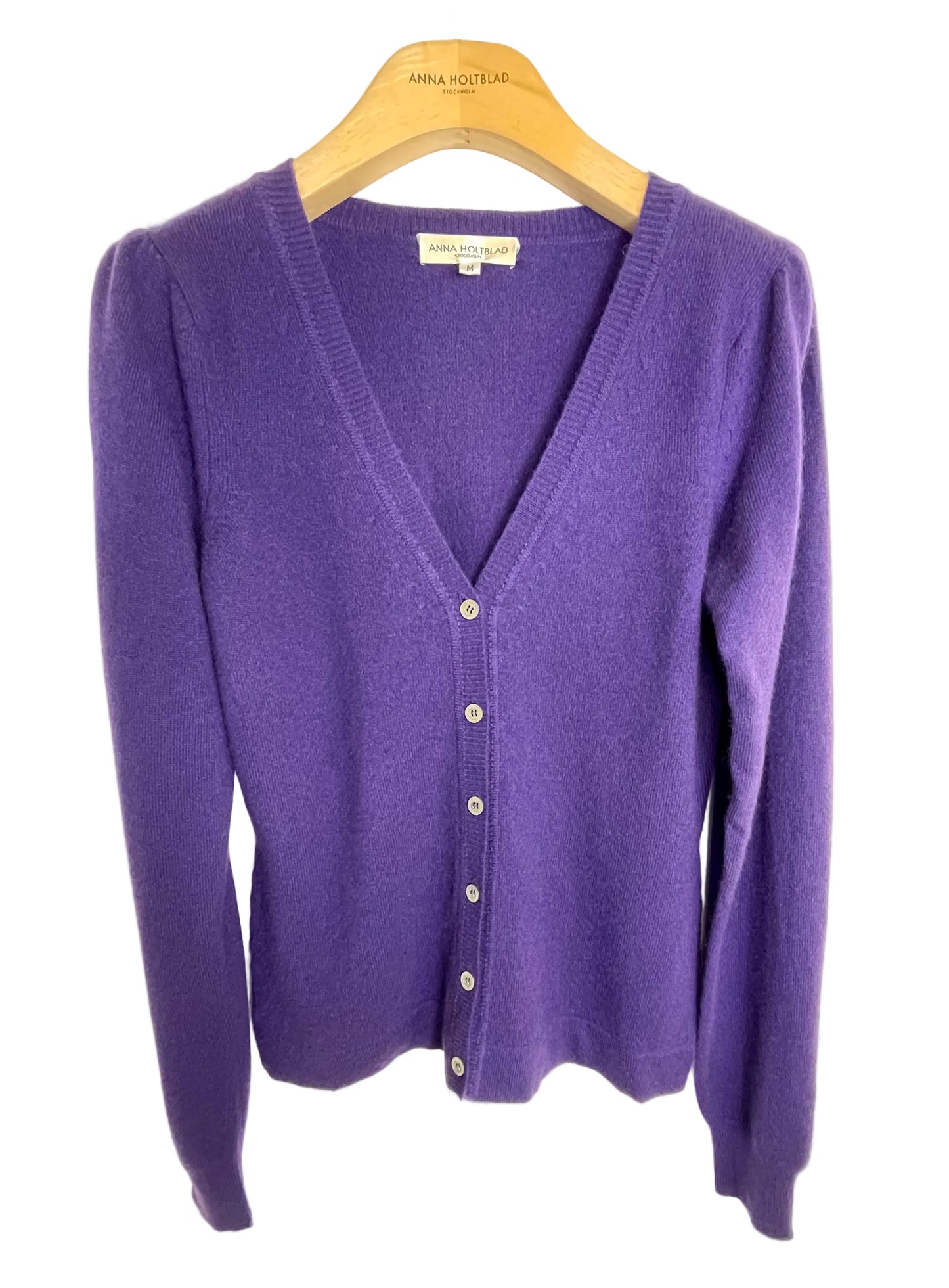 CASHMERE  CARDIGAN W MOTHER OF PEARL BUTTONS