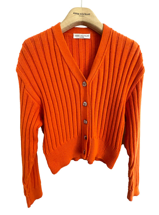 RIB KNITTED CARDIGAN W MOTHER OF PEARL BUTTONS