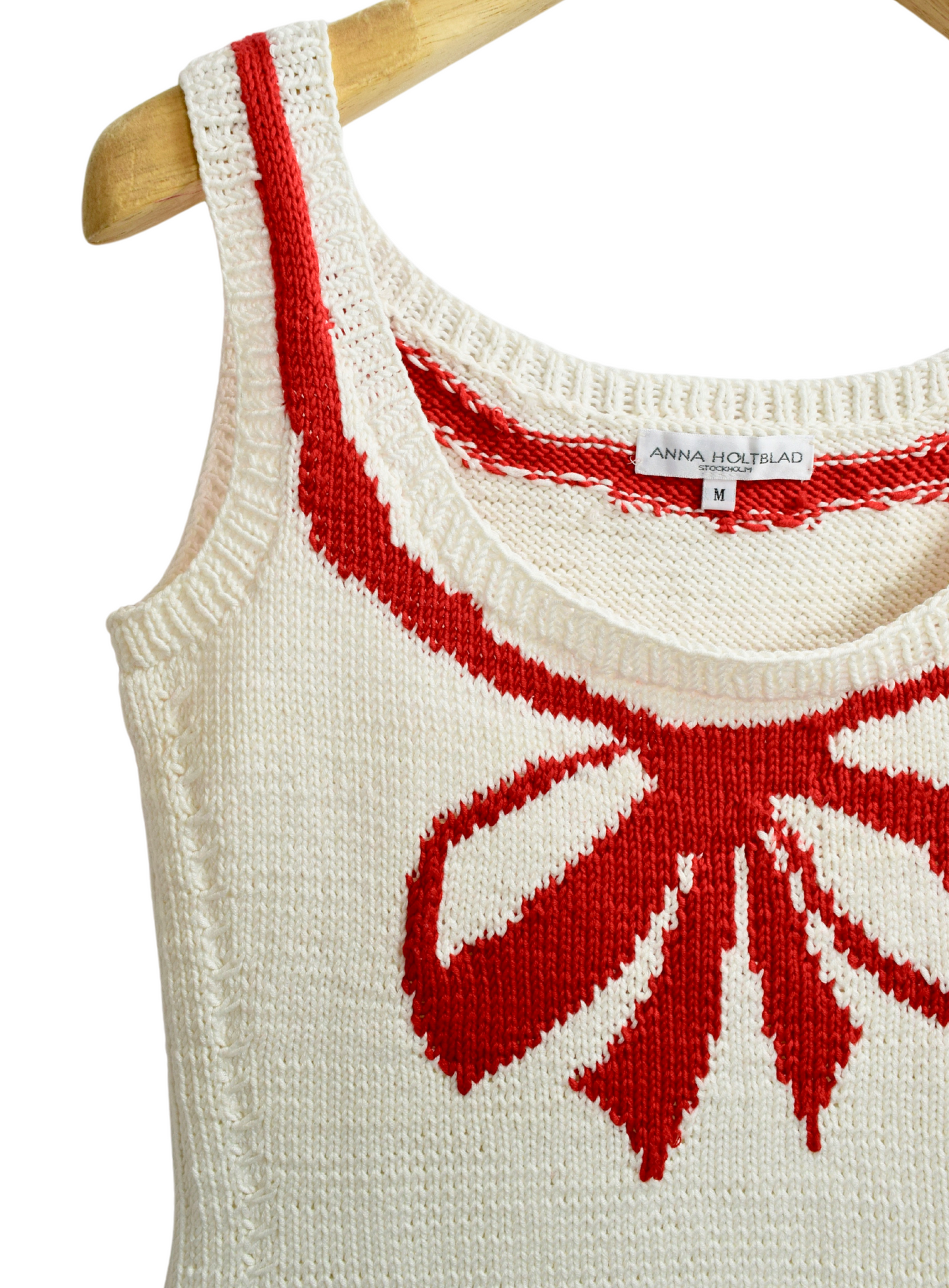 SLEEVELESS INTARSIA VEST TOP RED BOW