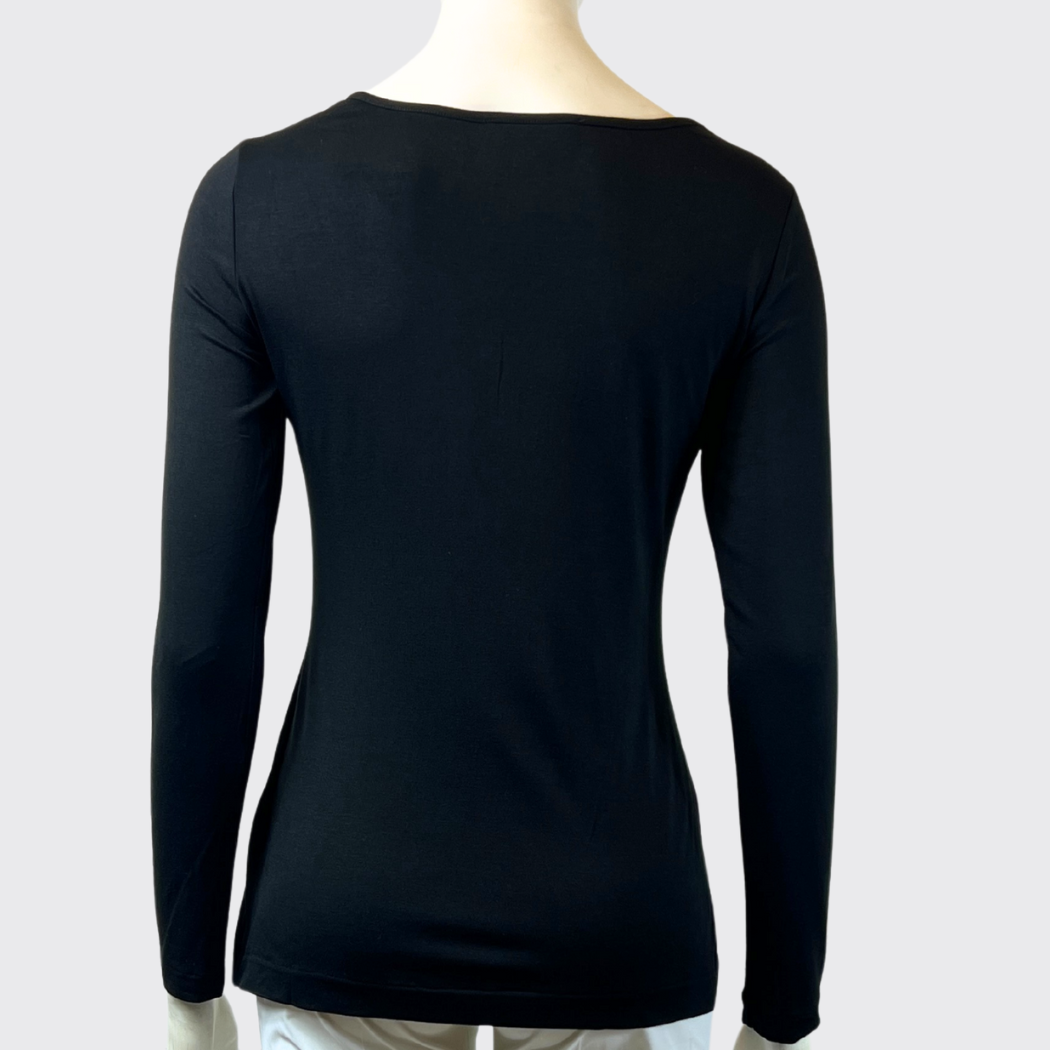 LONG SLEEVED U-NECKED TOP